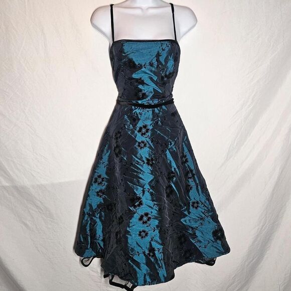 dressbarn Dresses & Skirts - vintage y2k 2000s 90s satin velvet detailing whimsical gothic fairy a-line dress